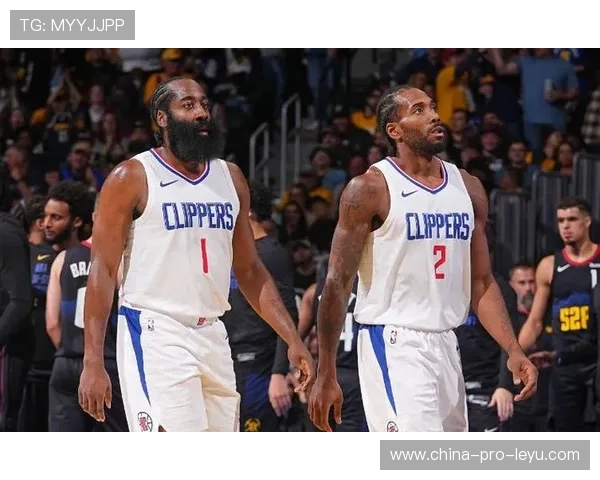 快船继续低迷，伦纳德和哈登缺席让球队举步维艰，伦纳德联手哈登