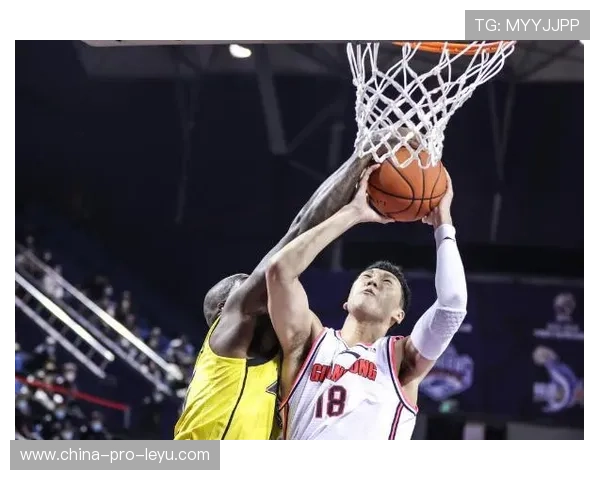 CBA外援突破中路急停跳投精准稳定