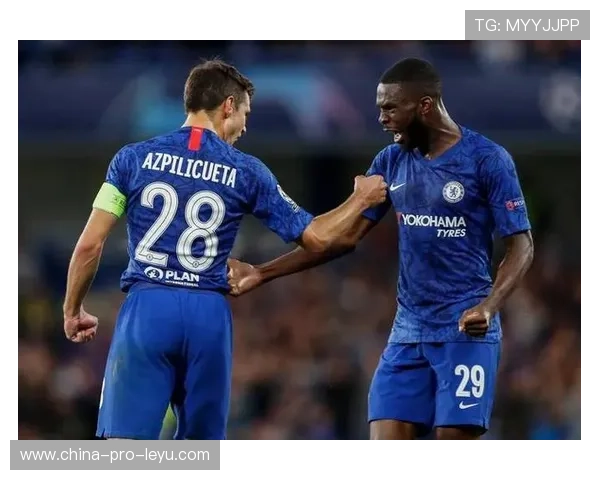 切尔西边锋内切射门果断