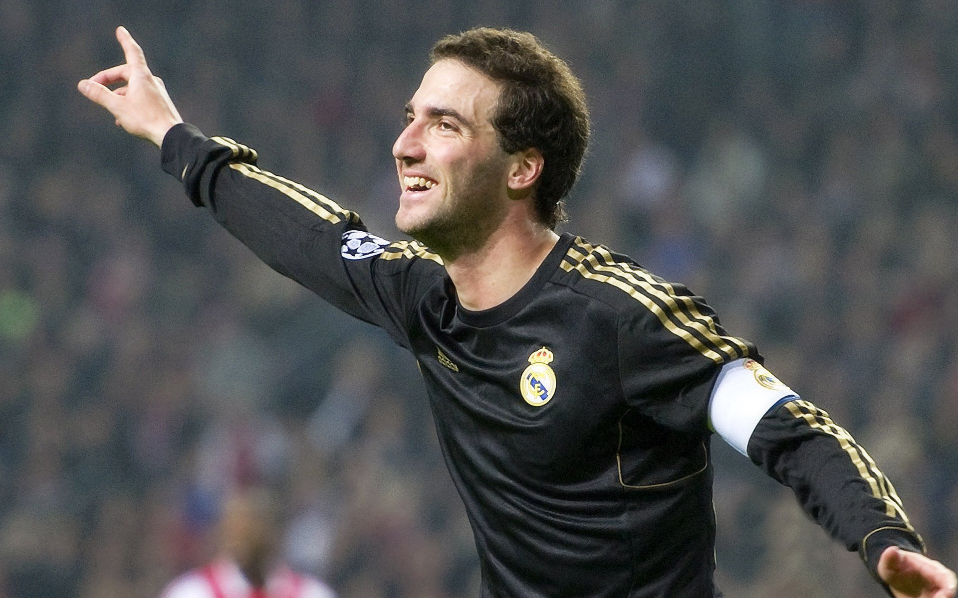 乐鱼体育app官方入口-中国足球职业俱乐部推动球员科学饮食管理，足球运动员饮食自律